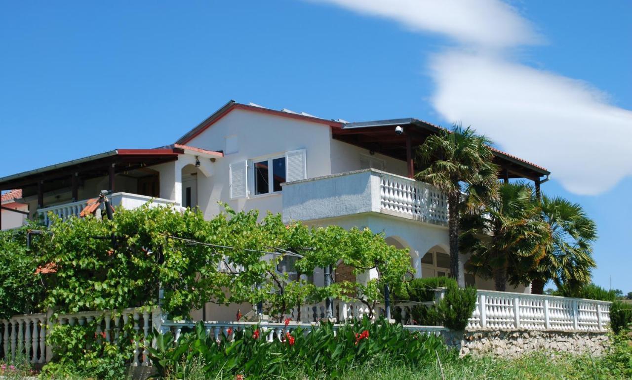 Villa Sabina - Apartments Kroatien Ražanac Eksteriør bilde