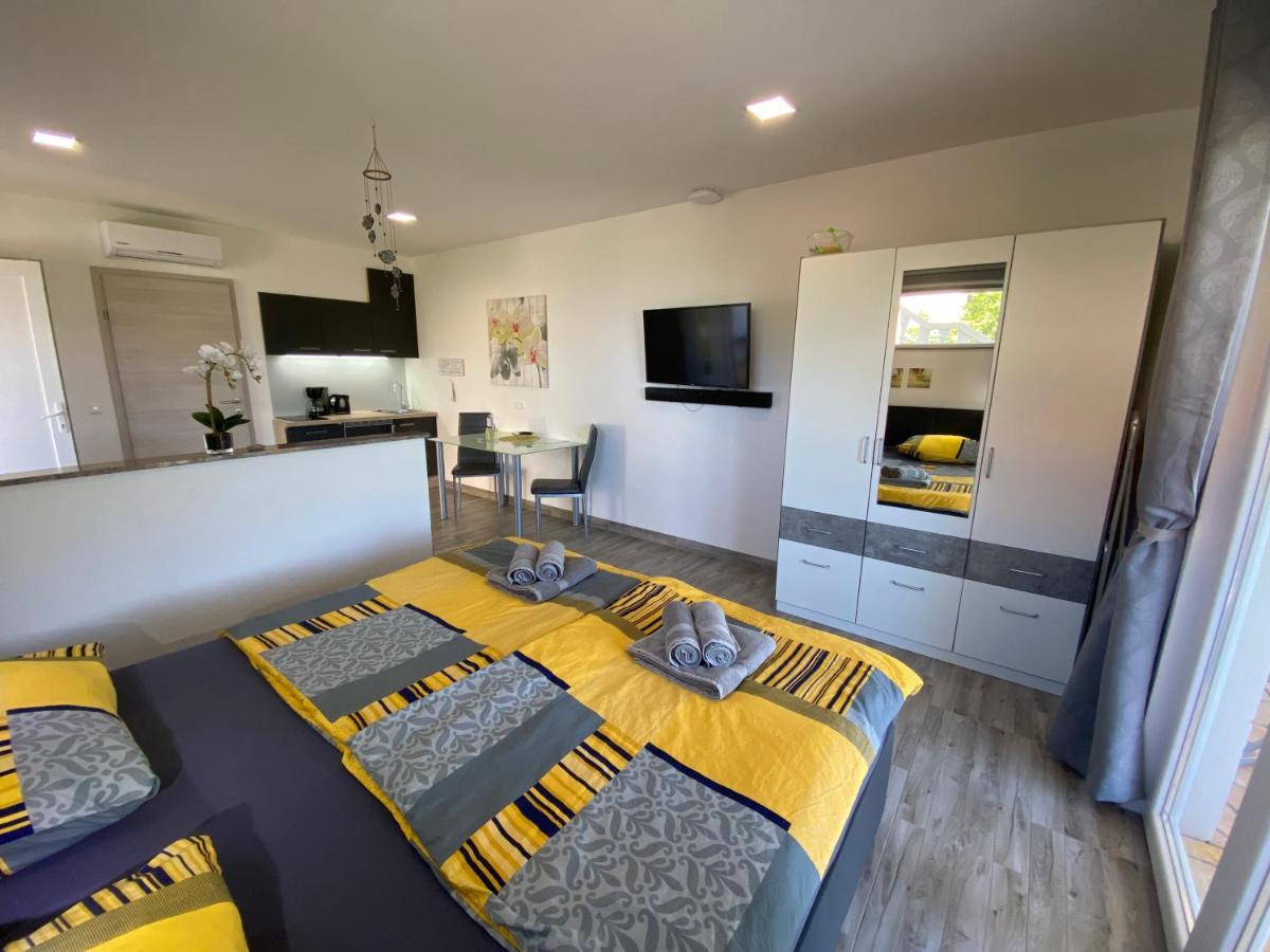 Villa Sabina - Apartments Kroatien Ražanac Eksteriør bilde