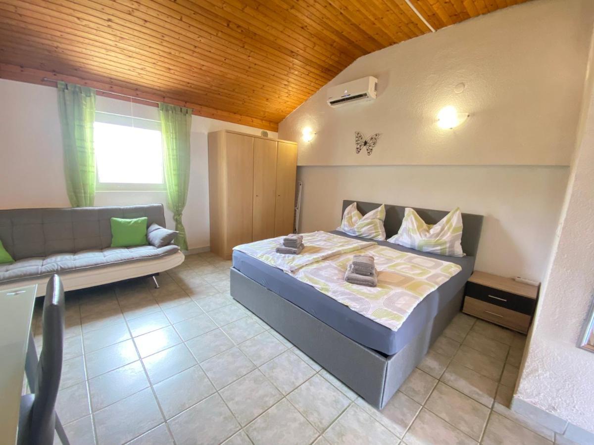 Villa Sabina - Apartments Kroatien Ražanac Eksteriør bilde